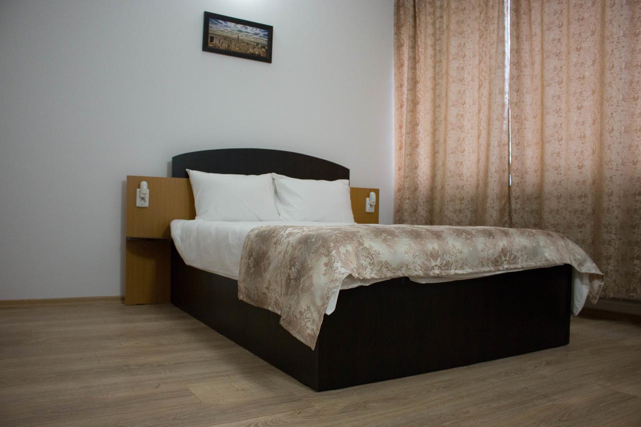 Rent Room N&S Iasi Buitenkant foto