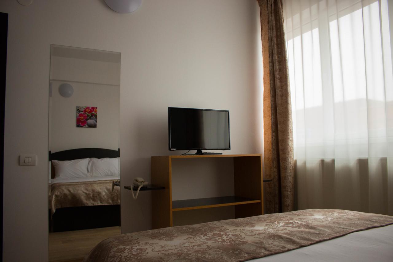 Rent Room N&S Iasi Buitenkant foto