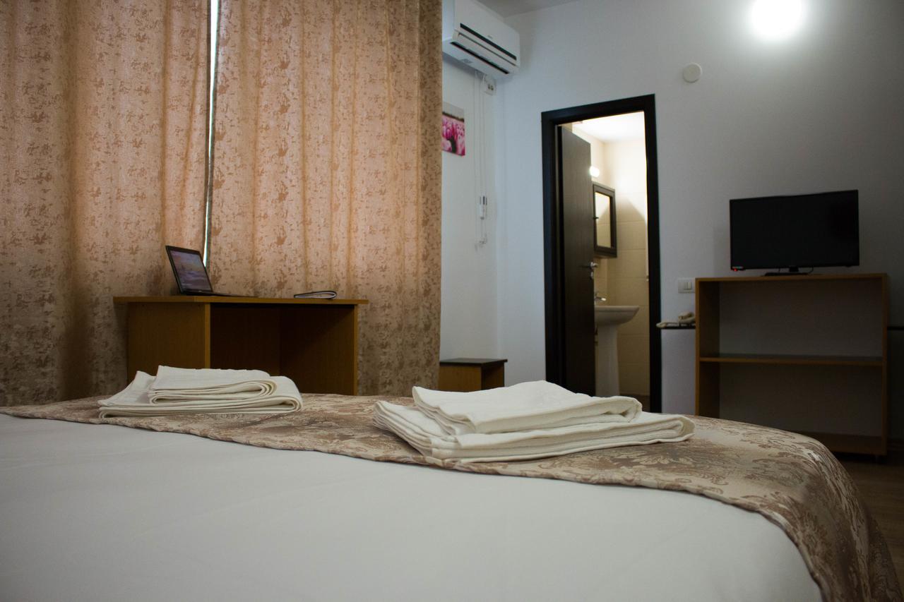 Rent Room N&S Iasi Buitenkant foto